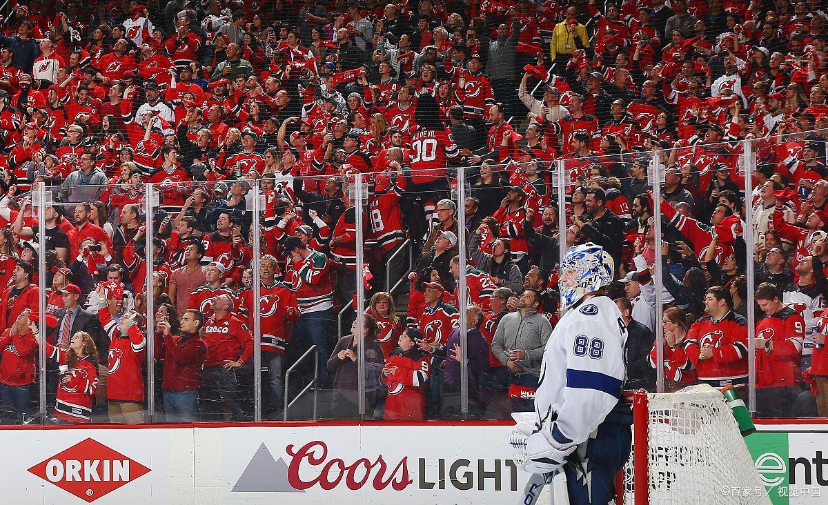 包含集结日AC米兰备战荷甲，伤情更新细节曝光，信心回归，赛程密集仍需轮换的词条爱游戏在线