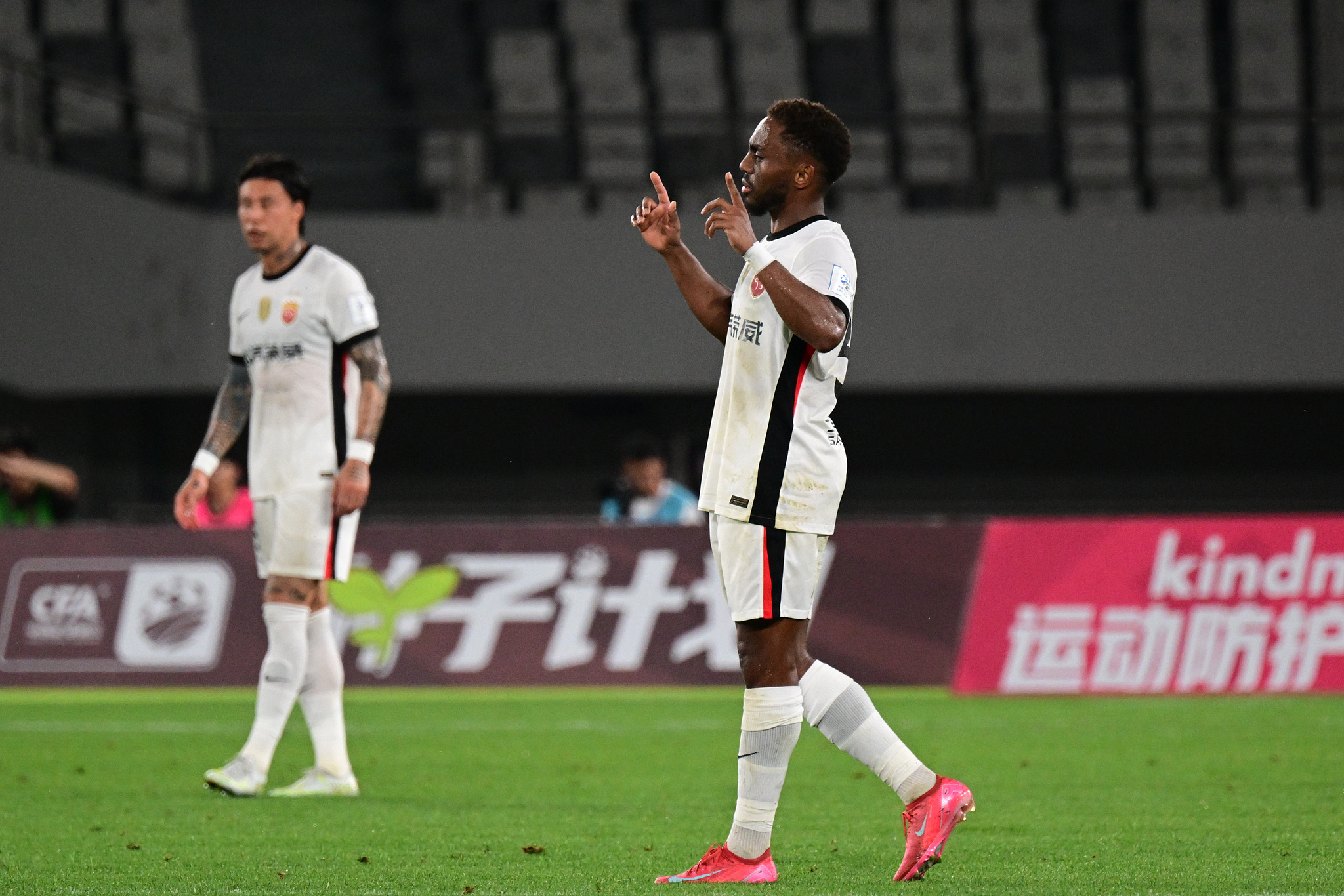 足总杯赛程吃紧；新奥尔良鹈鹕清晨豪取连胜；更衣室稳定；赛程密集仍需轮换的简单介绍爱游戏