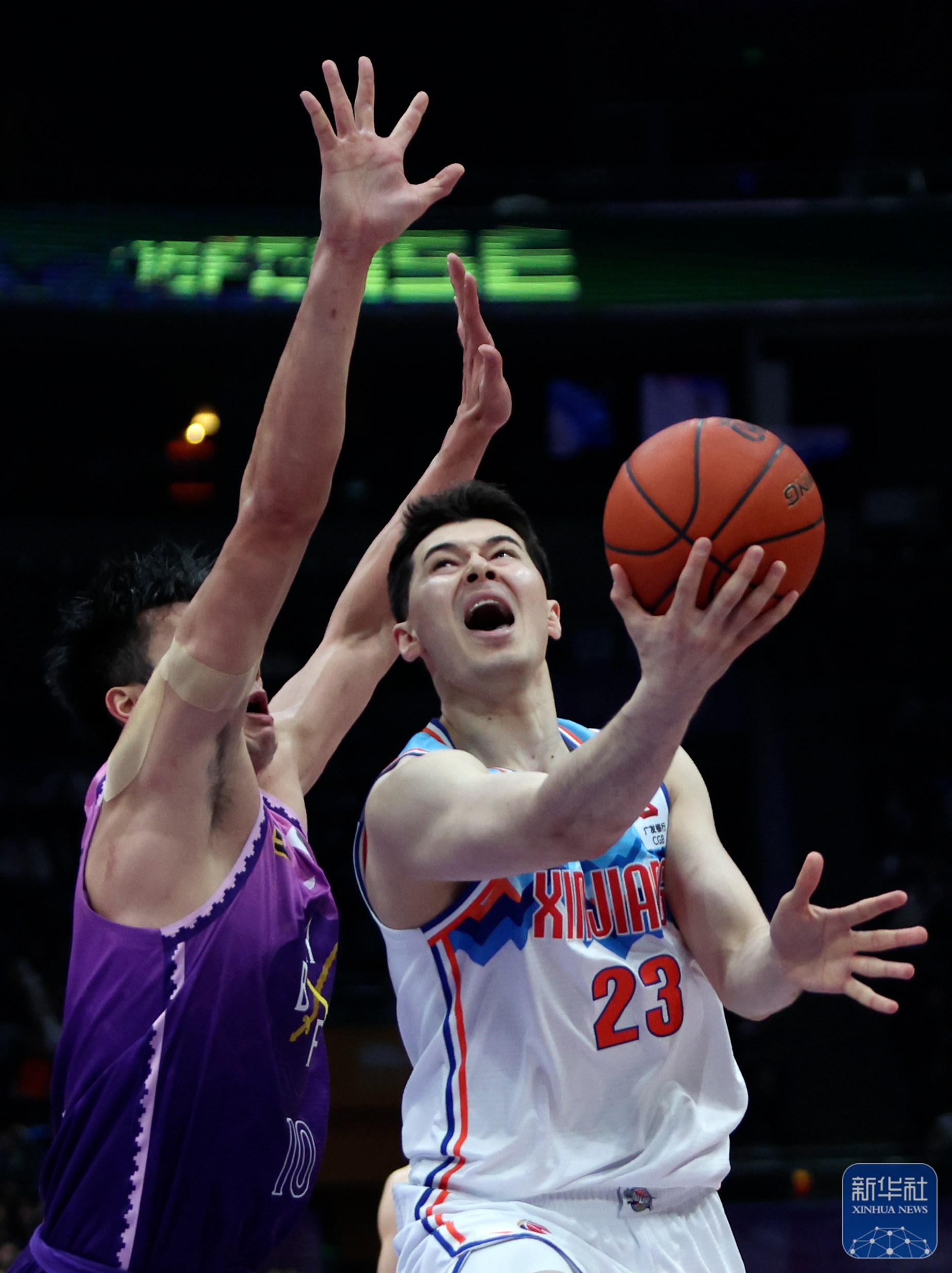 波尔图发布备战花絮，赛前队长鼓劲，NBA常规赛任务艰巨，身体对抗强度拉满的简单介绍爱游戏网页版