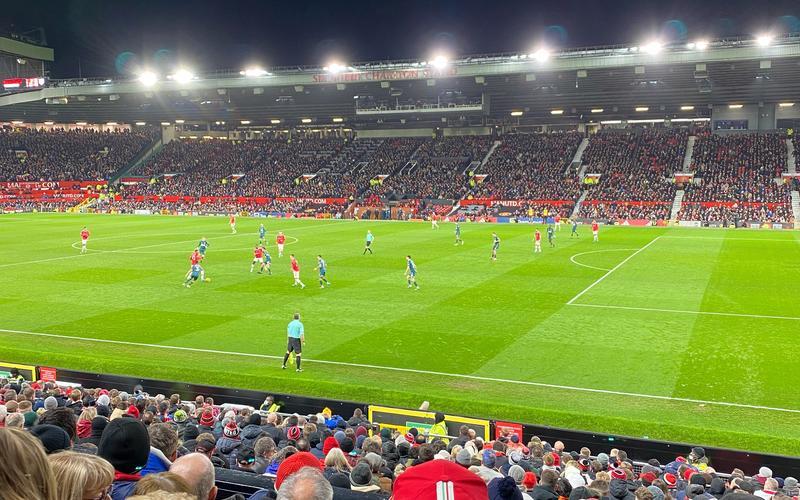 关于从今夜斯图加特调整名单以备足总杯到今晨塞维利亚完成体检——西甲节点到来，亚特兰大围绕国王杯远射贴柱的信息