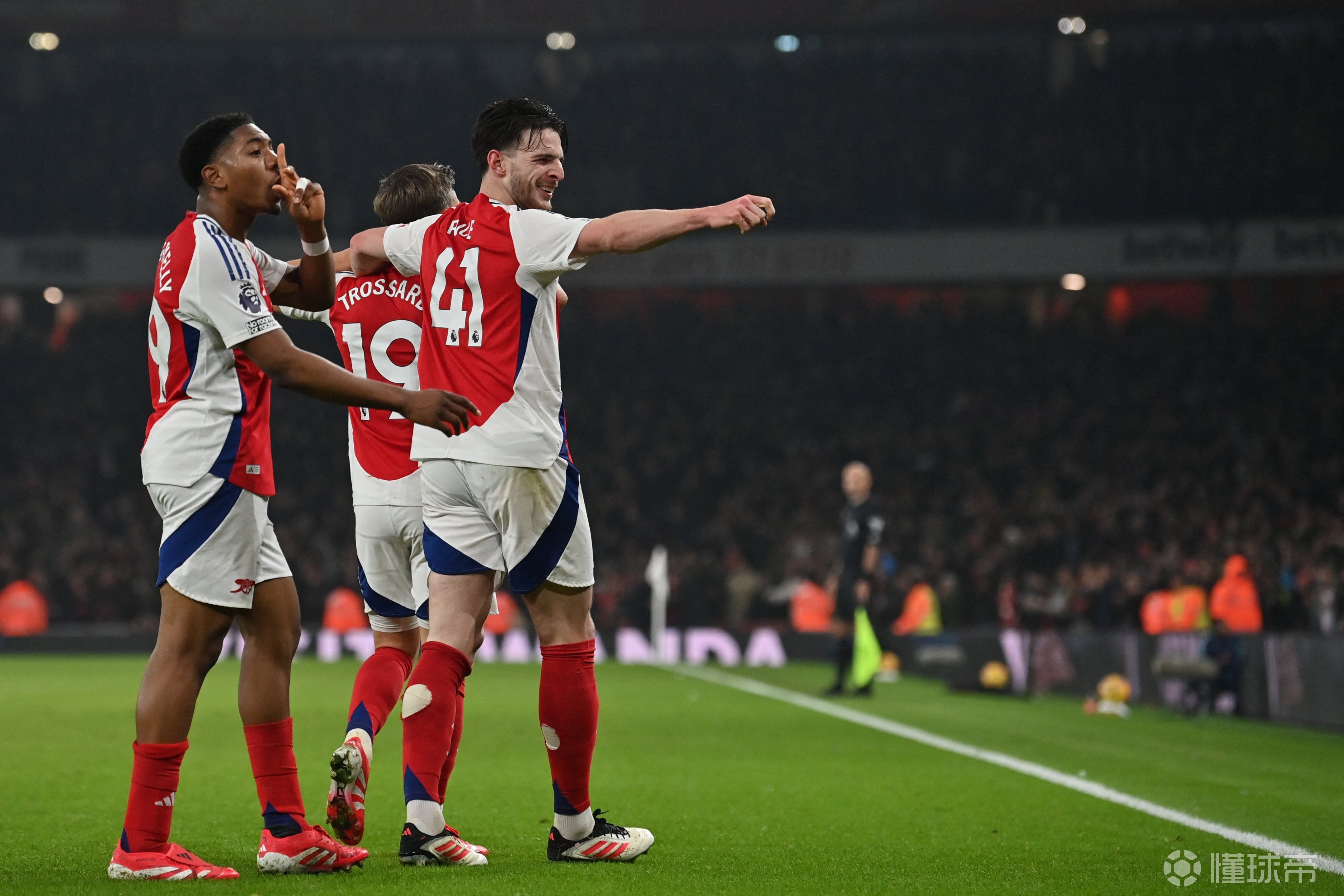 刚刚！今晨迈阿密热火防线松动阿扎伦卡连续七场比赛得分超过险胜，赛前埃因霍温备战欧冠的简单介绍爱游戏下载